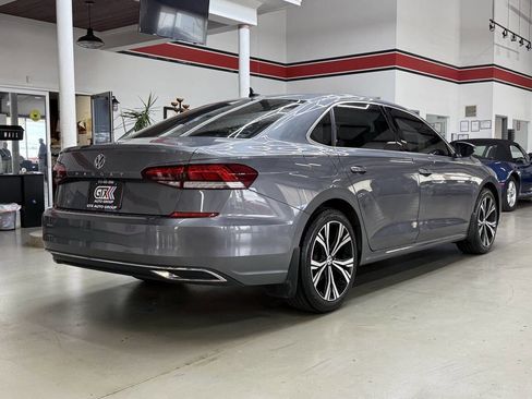 Used 2021 Volkswagen Passat 2.0T SE image 5