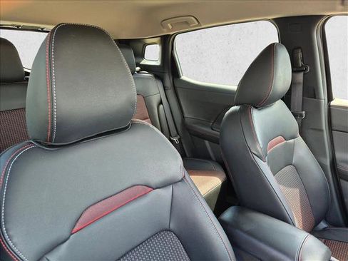 Used 2025 Nissan Kicks SR FWD image 14