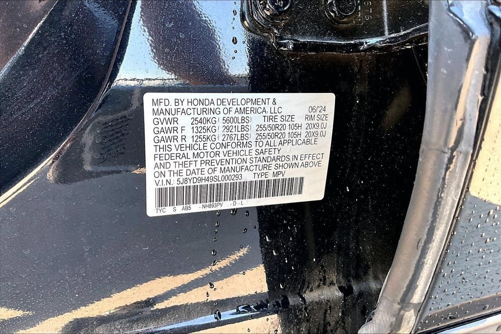 Used 2025 Acura MDX w/ Technology Package FWD image 38