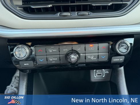 New 2026 Jeep Compass Limited image 12