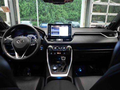 Used 2022 Toyota RAV4 XSE AWD/4WD image 20
