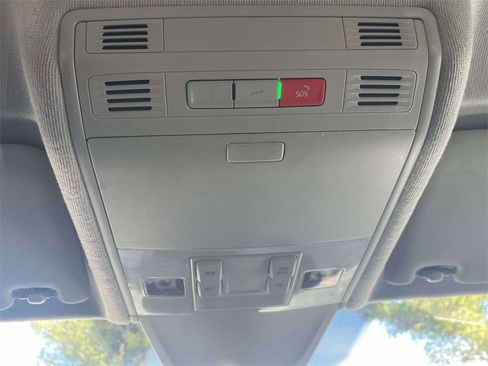 Used 2022 Volkswagen Tiguan S image 30