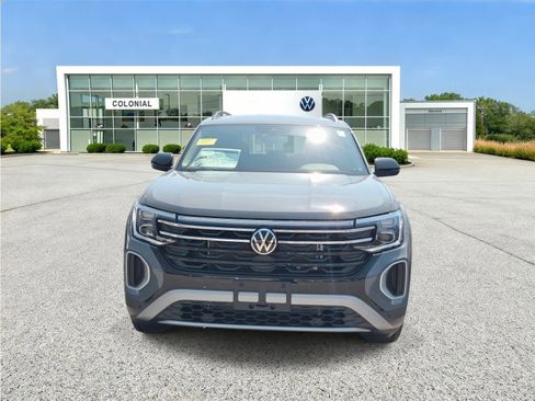 New 2026 Volkswagen Atlas Peak Edition AWD/4WD image 3