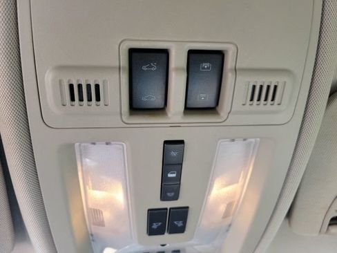 Used 2011 Cadillac SRX Luxury AWD/4WD image 18