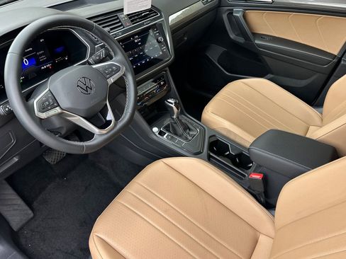 Used 2023 Volkswagen Tiguan SE FWD image 10
