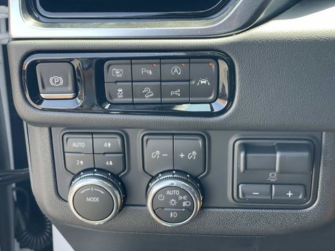 New 2026 GMC Yukon XL Denali w/ Advanced Technology Package AWD/4WD image 16