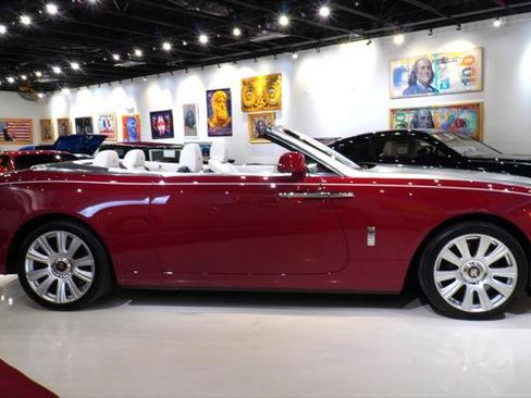 Used 2017 Rolls-Royce Dawn image 18