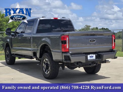 Used 2024 Ford F250 Lariat w/ Lariat Ultimate Package AWD/4WD image 3