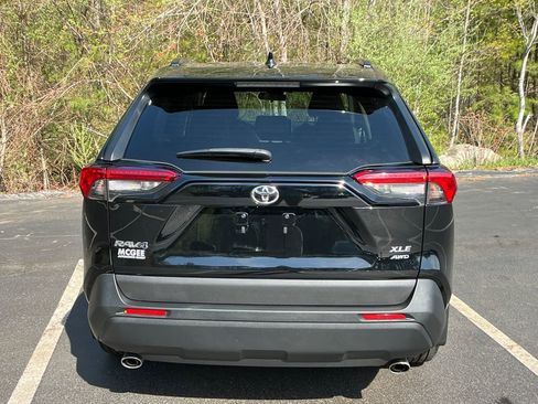 Used 2019 Toyota RAV4 XLE Premium w/ Cold Weather Package AWD/4WD image 4
