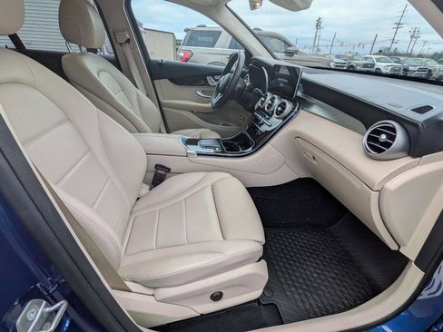 Used 2020 Mercedes-Benz GLC 350e GLC 350e 4MATIC AWD 4dr SUV image 17