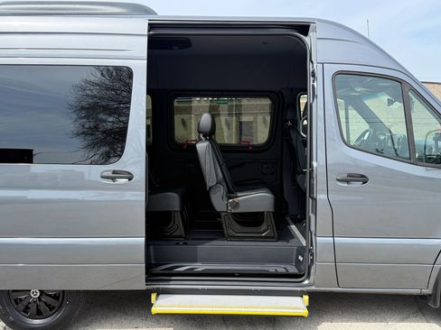 Used 2025 Mercedes-Benz Sprinter 2500 image 11