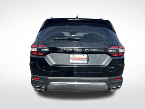 New 2026 Honda Pilot Touring image 4