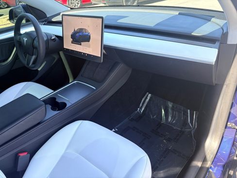 Used 2023 Tesla Model Y Performance image 29