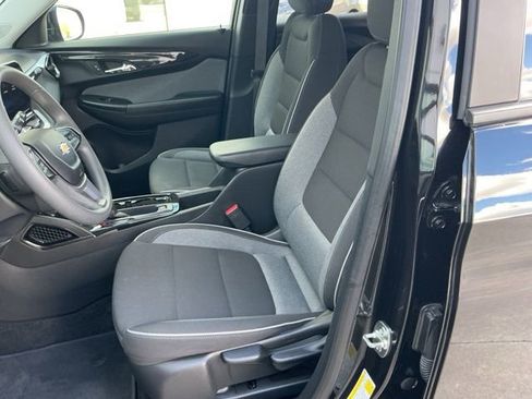 Used 2025 Chevrolet TrailBlazer LT AWD/4WD image 10