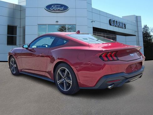 Used 2025 Ford Mustang Coupe RWD image 5