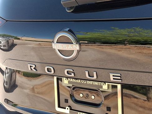 Used 2024 Nissan Rogue SV AWD/4WD image 31