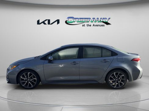 Used 2020 Toyota Corolla SE image 2