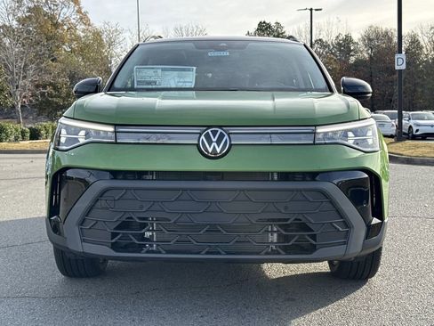 New 2026 Volkswagen Taos SE FWD image 8