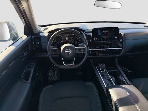 Used 2025 Nissan Pathfinder SV FWD image 21
