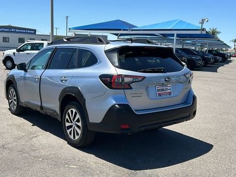 Used 2024 Subaru Outback Premium image 5