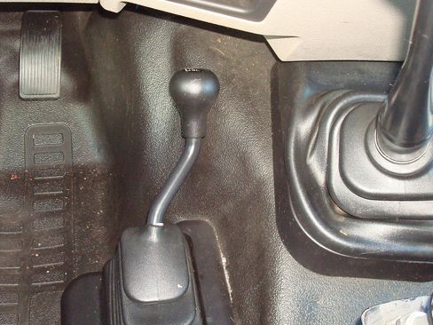 Used 2010 Ford F550 4x4 Regular Cab Super Duty image 10