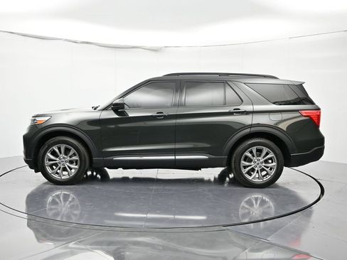 Used 2022 Ford Explorer XLT w/ Equipment Group 202A image 8