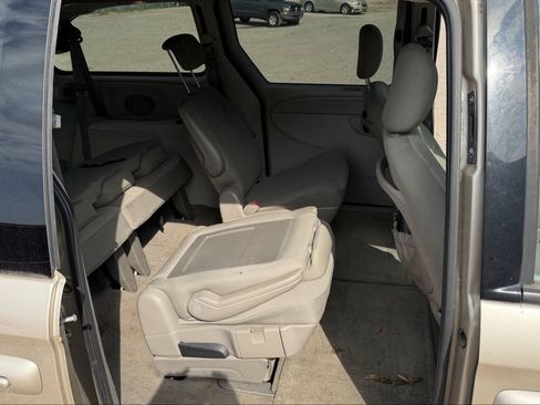 Used 2007 Dodge Grand Caravan SXT FWD image 25