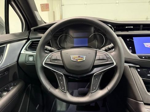 Certified 2025 Cadillac XT5 Premium Luxury AWD/4WD image 12