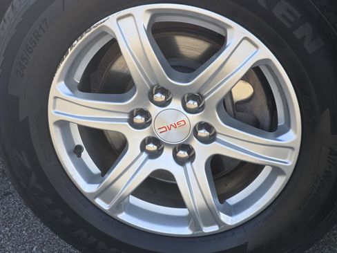 Used 2019 GMC Acadia SLE image 21