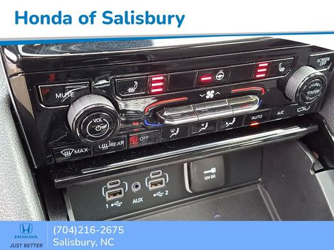 Used 2023 Jeep Grand Cherokee Laredo w/ Luxury Tech Group I image 13