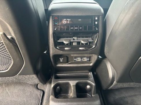 Used 2022 Jeep Grand Cherokee L Limited image 23