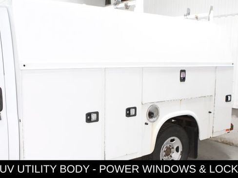Used 2014 Chevrolet Express 3500 RWD image 10