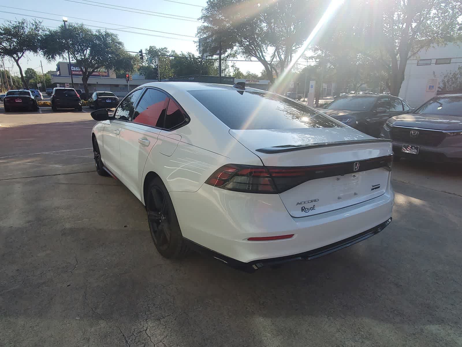 Used 2023 Honda Accord Sport image 4