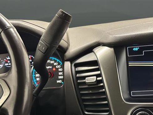 Used 2020 Chevrolet Suburban Premier image 15