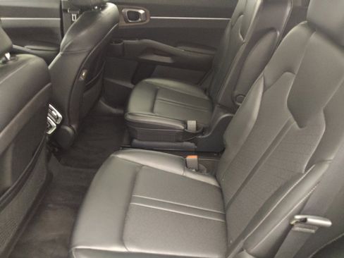 Used 2021 Kia Sorento EX w/ Panoramic Sunroof Package AWD/4WD image 18