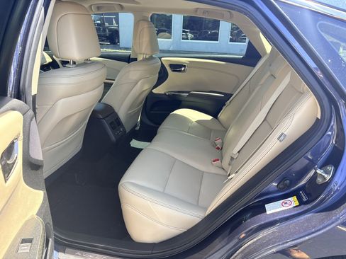 Used 2017 Toyota Avalon Limited w/ Carpet Mat Package FWD image 19