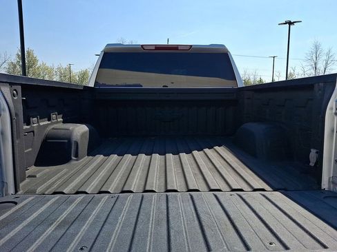 Used 2022 Chevrolet Silverado 1500 LTZ AWD/4WD image 29