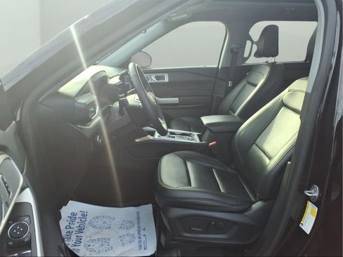 Used 2023 Ford Explorer XLT w/ Equipment Group 202A image 25