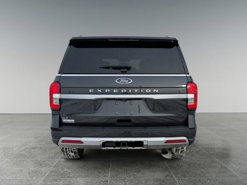Certified 2023 Ford Expedition XLT image 4