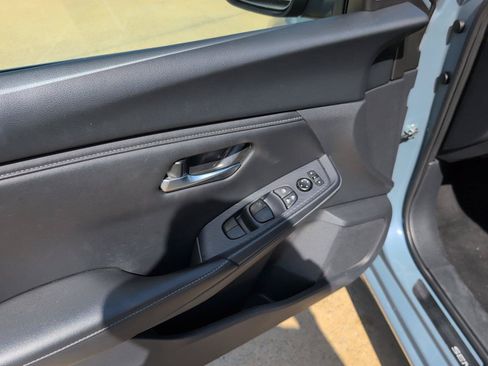 Used 2024 Nissan Sentra SV FWD image 14