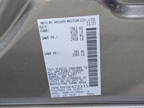 Used 2025 Nissan Altima 2.5 SV FWD image 35