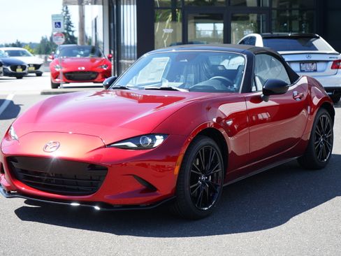 New 2026 MAZDA MX-5 Miata Club w/ Interior Package RWD image 9