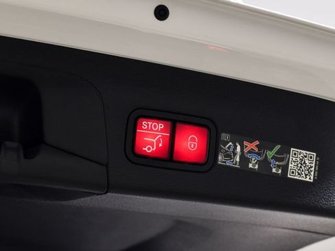 Certified 2025 Mercedes-Benz GLS 450 4MATIC image 45
