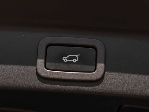 Used 2020 Jaguar F-PACE Premium AWD/4WD image 36
