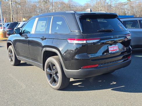 New 2025 Jeep Grand Cherokee Limited image 15