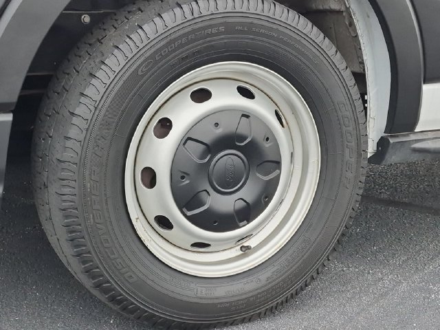 Used 2023 Ford Transit 250 Medium Roof RWD image 20
