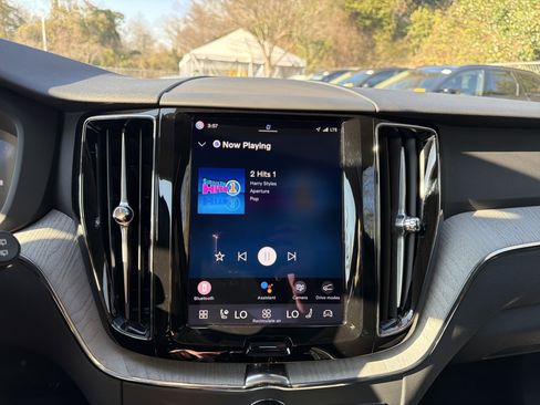 Certified 2025 Volvo XC60 B5 Plus image 23