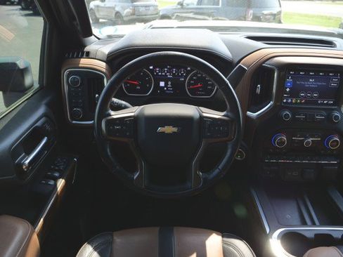 Used 2022 Chevrolet Silverado 3500 High Country w/ Technology Package image 27