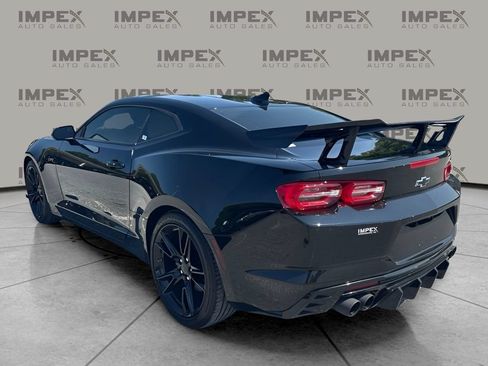 Used 2022 Chevrolet Camaro LT w/ Technology Package RWD image 3