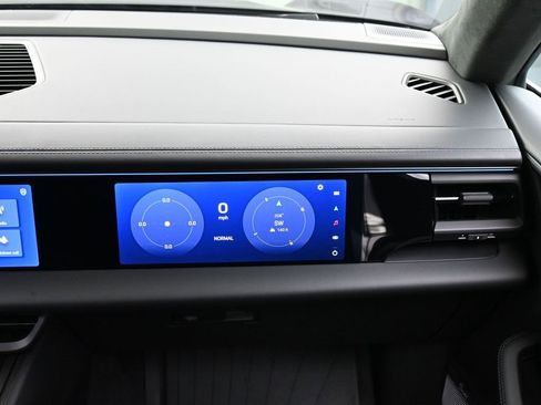 Certified 2025 Porsche Macan Turbo Electric image 34